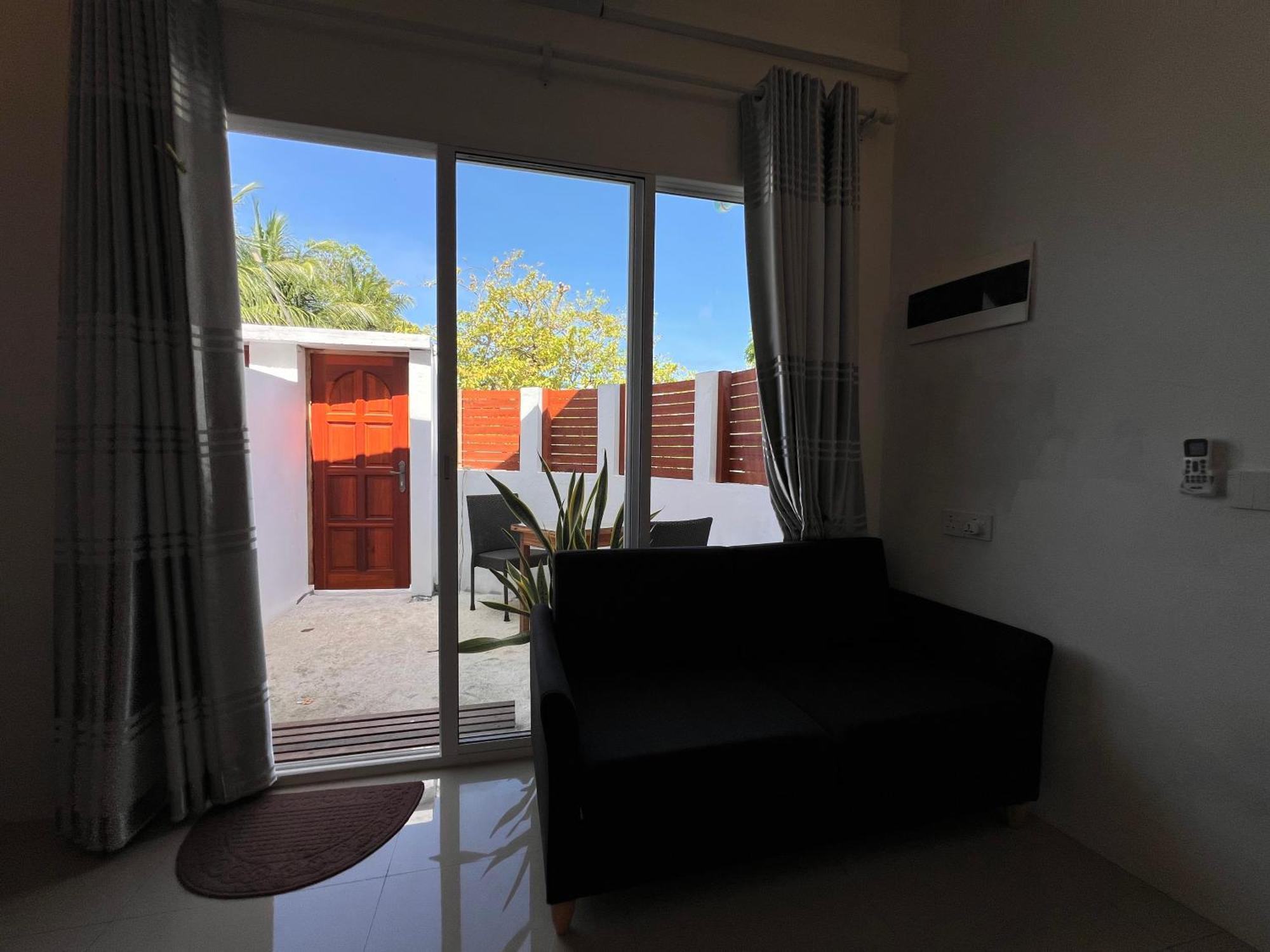The Wave Dhigurah Hotel Дхигура Екстериор снимка
