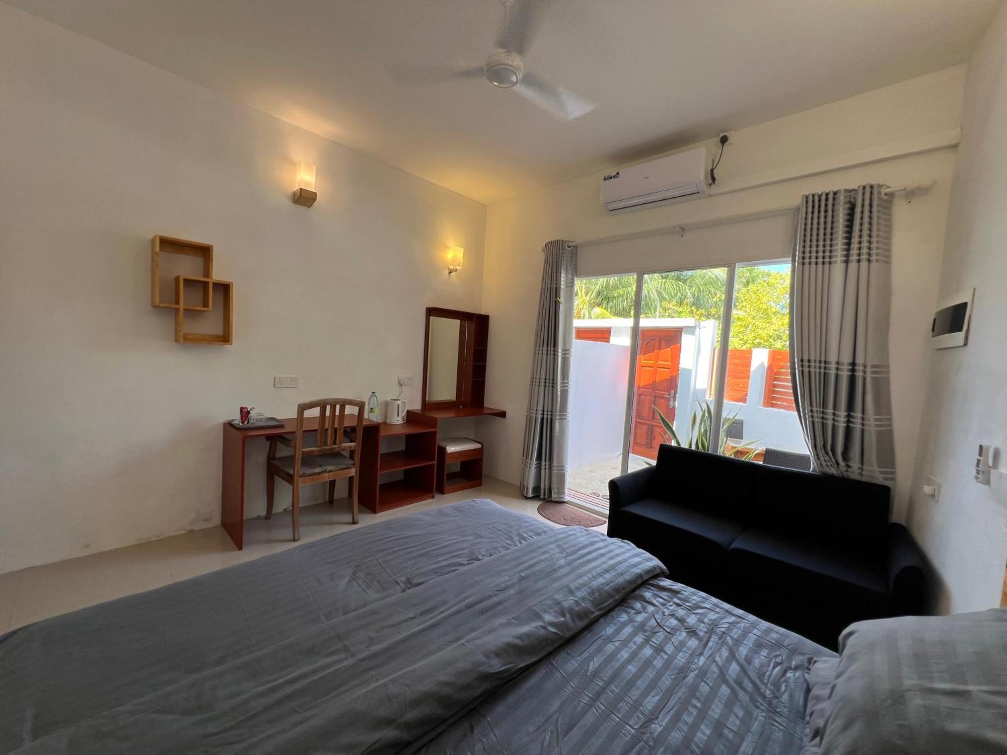The Wave Dhigurah Hotel Дхигура Екстериор снимка