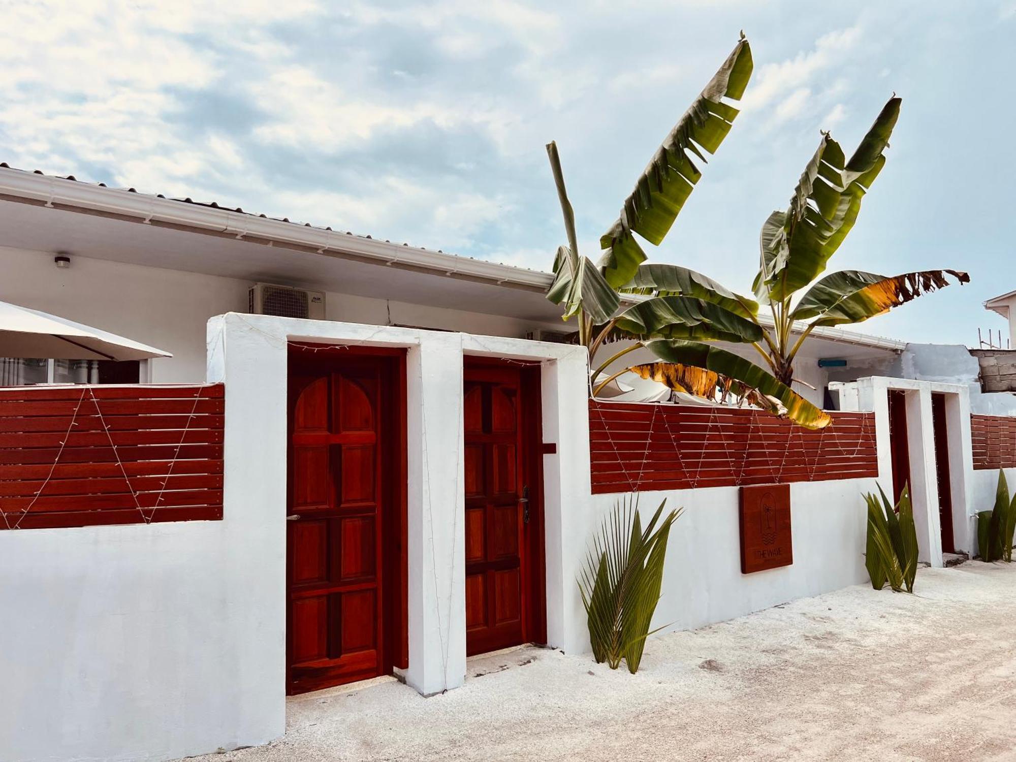 The Wave Dhigurah Hotel Дхигура Екстериор снимка